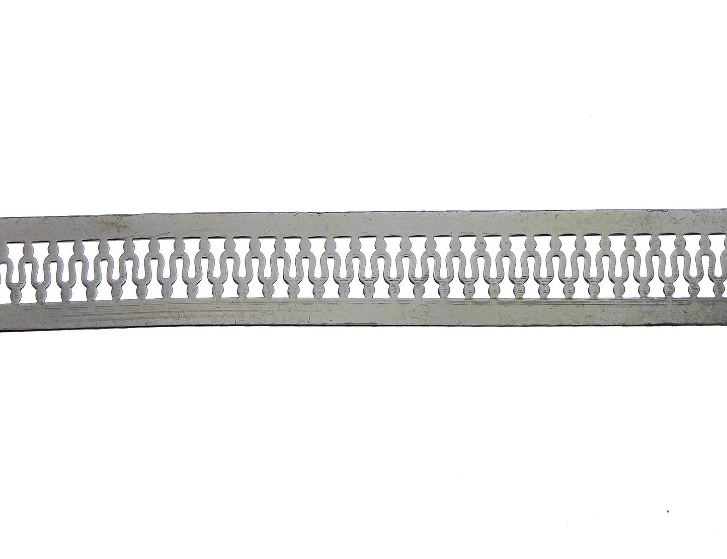 935 Silver Gallery Pattern Strip 107